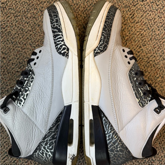 Jordan 3 Wolf Gray - and Black Sneakers - Picture 6 of 9